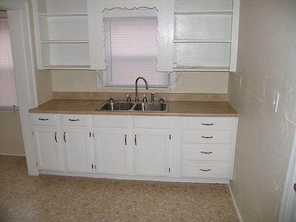 4th image of 6620 Lydia Ave