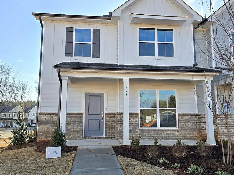 132 Abbots Mill Dr — Photo 1