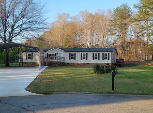 315 Highwood Dr, Campobello, SC 29322