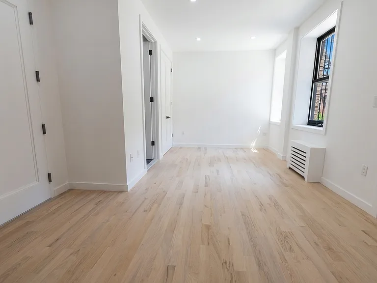945 W End Ave #2C2 — Photo 3