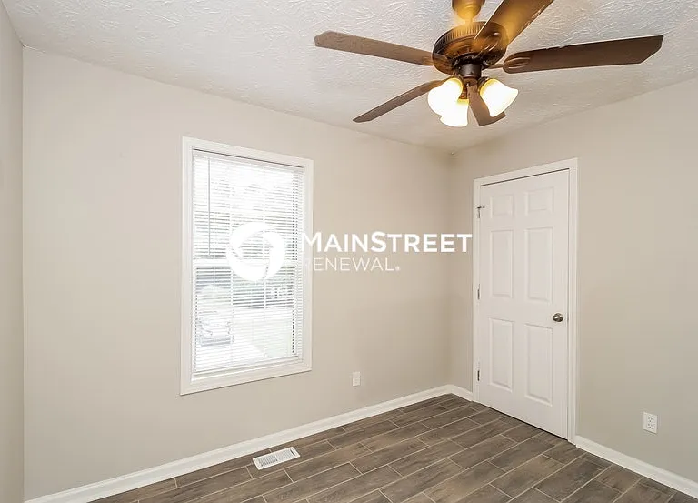 125 Crestworth Ct — Photo 14