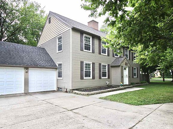 2nd image of 856/858 Sherwood Dr NE