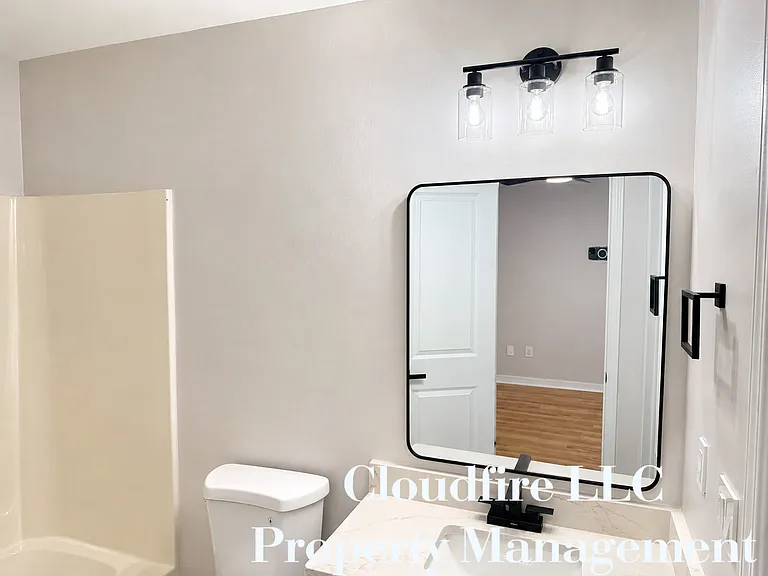 1193 College Hill Rd — Photo 8