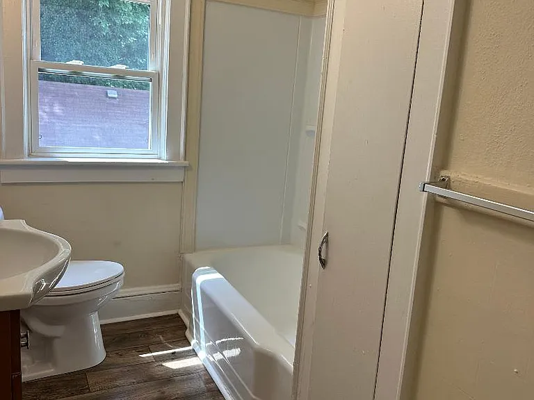 2841 Lens Ave #B — Photo 4