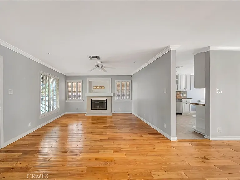 22907 Leonora Dr — Photo 6