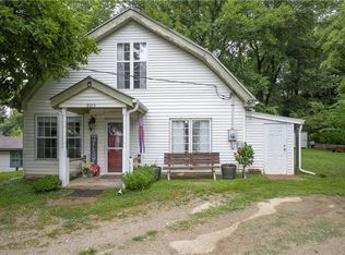 8013 SE King Hill Rd, Saint Joseph, MO 64504