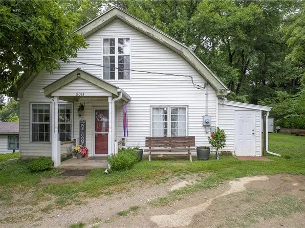8013 SE King Hill Rd, Saint Joseph, MO 64504