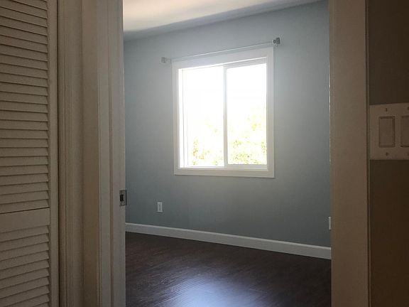 4th image of 15051 Bahama St