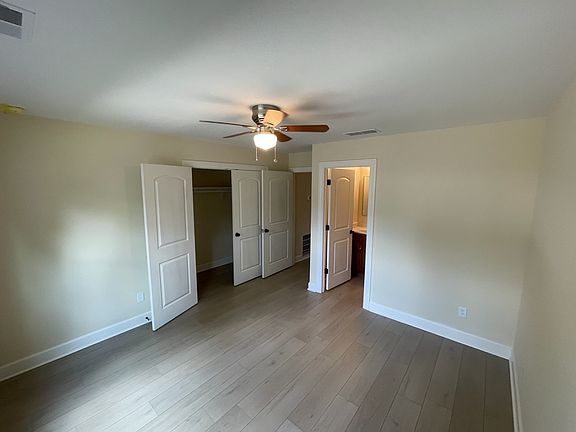 3rd image of 624 Golfview Dr