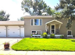 1005 S McKinley Ave, Pierre, SD 57501