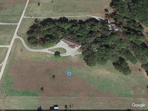 2nd image of 10 Indian Trails Ln