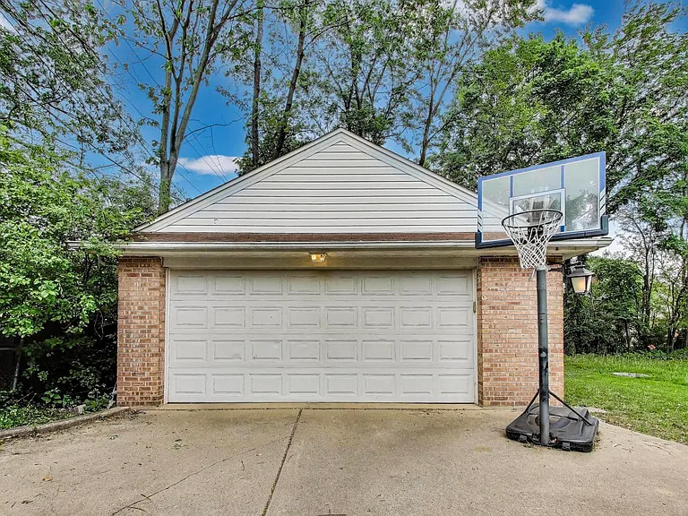 36 E Touhy Ave — Photo 25