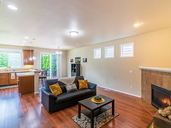 4th image of 4590 Satinwood St