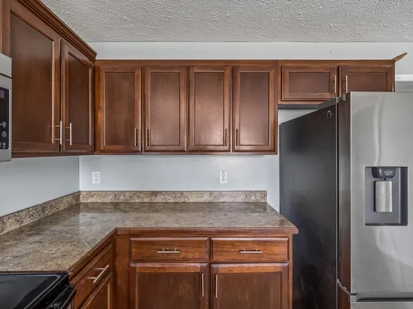 1372 Constitution Dr, Clarksville, TN 37042