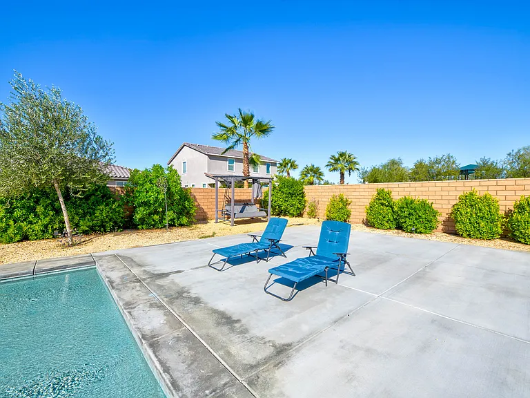50105 Rocamora St — Photo 31