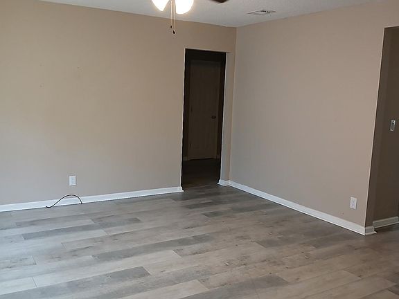 3rd image of 88 Knollwood Rd