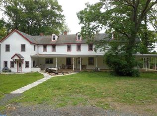 233 Quincy Dr, Levittown, PA 19057