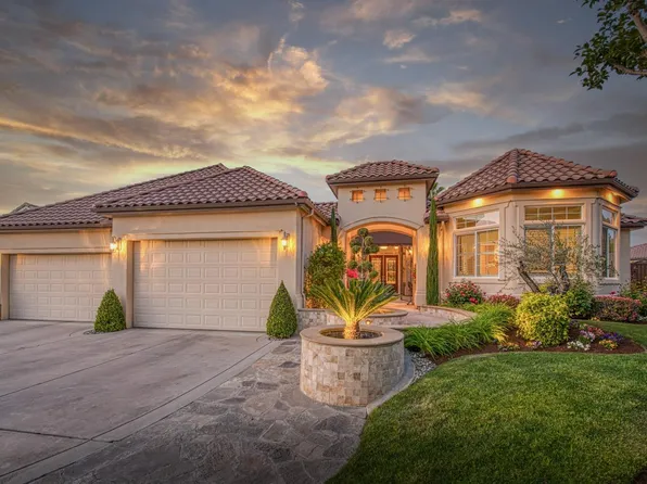 10762 N Falcon Faire Dr, Fresno, CA 93730