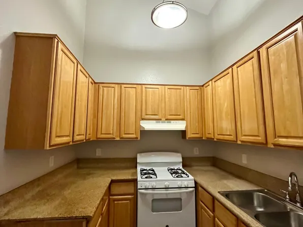 Las Casas Apartments