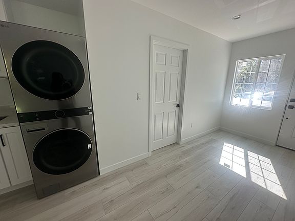 5th image of 187 W Sidlee St #B