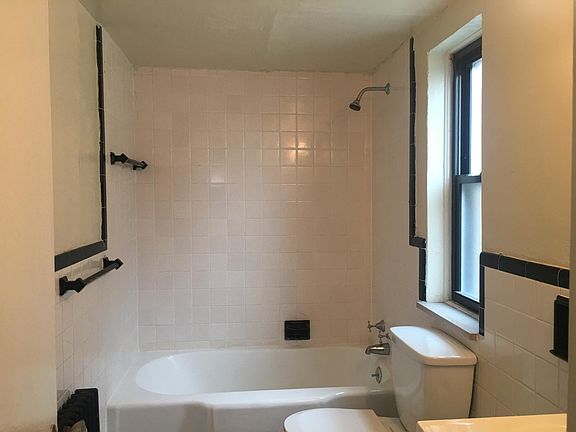 2nd image of 261 Linwood Ave APT D
