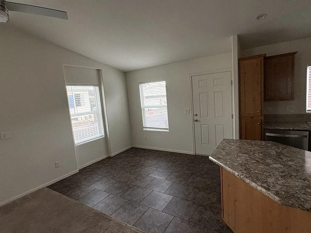 2 bed, 2.0 bath, 1000 sqft, $1,550 — Photo 4