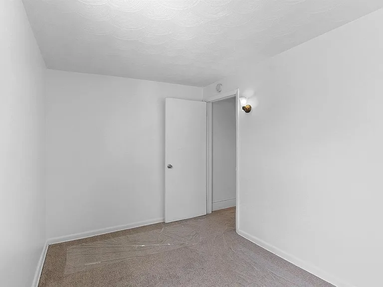 102 S 3rd St — Photo 11