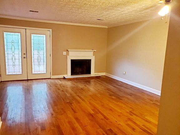2nd image of 1835 Cumberland Valley Pl SE