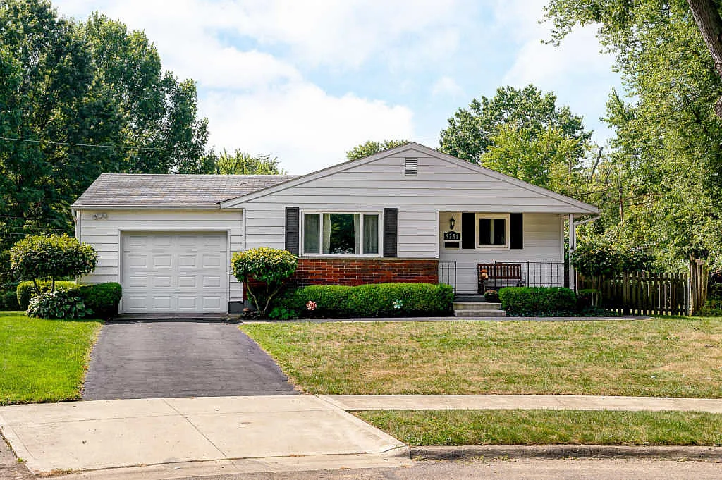 5251 Roche Pl photo 1