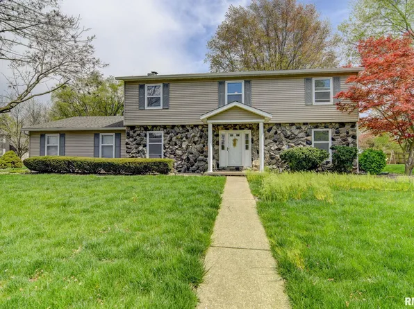 124 Landsdowne Dr, Sherman, IL 62684