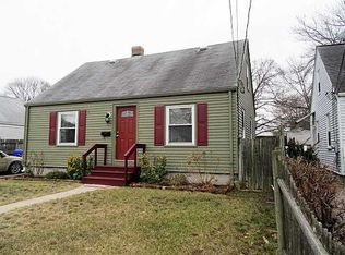 11 Hutchinson Ave, Pawtucket, RI 02861