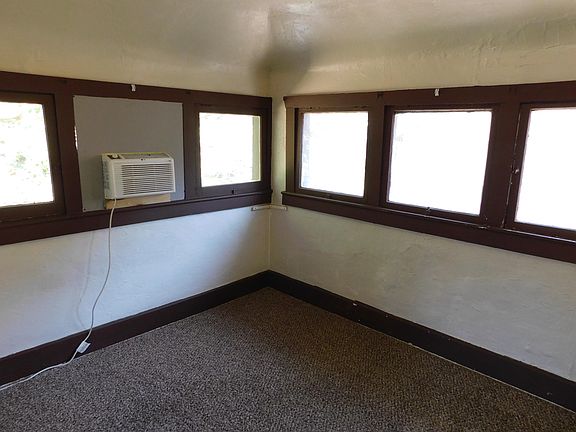 5th image of 917 E Princeton Ave