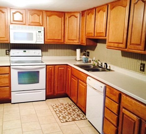 5th image of 401 Folkstone Ct