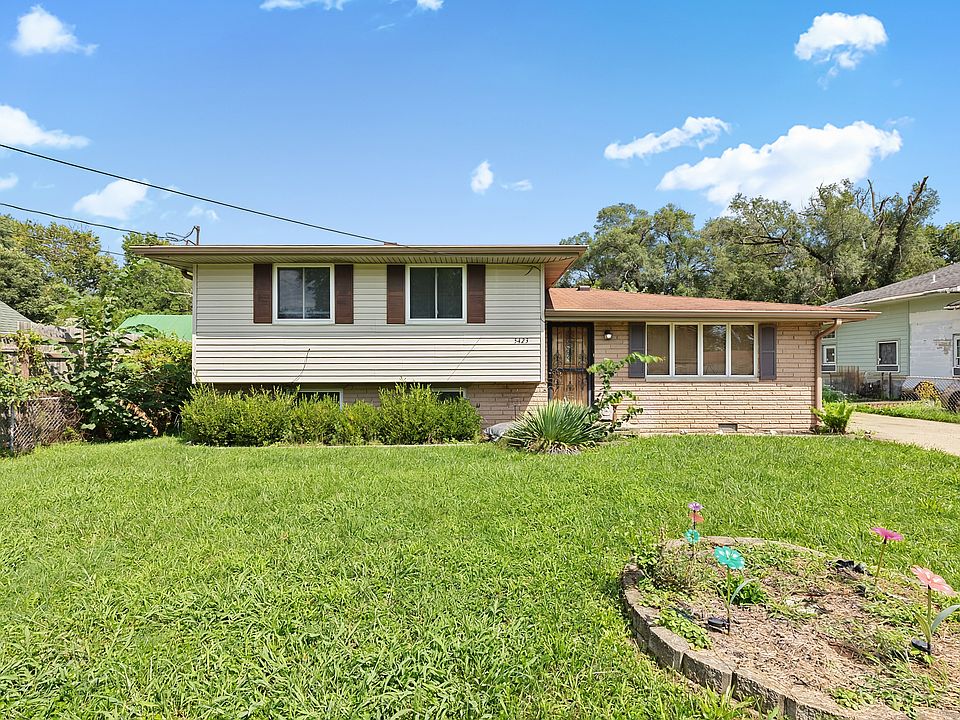 1st image of 5423 S Victoria Dr