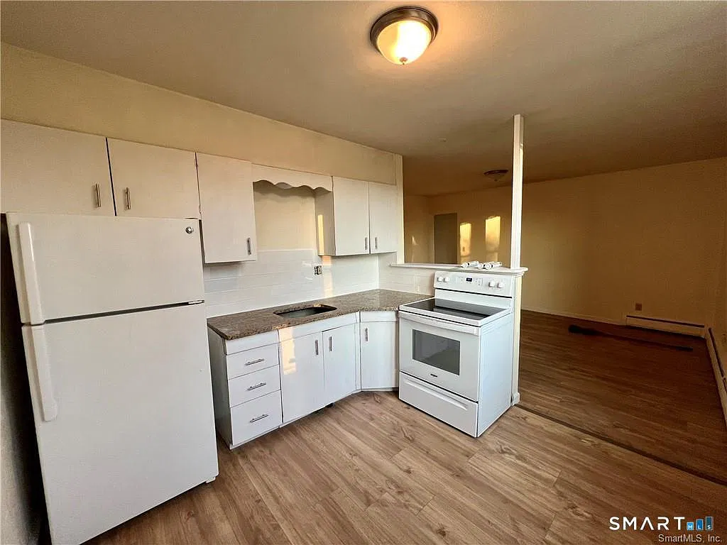 2 bed, 1.0 bath, 700 sqft, $1,550 — Photo 2