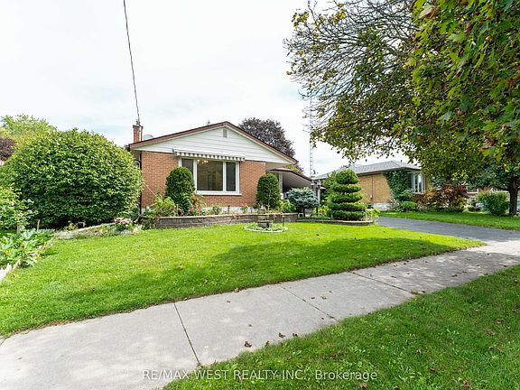 4th image of 203 Lupin Dr