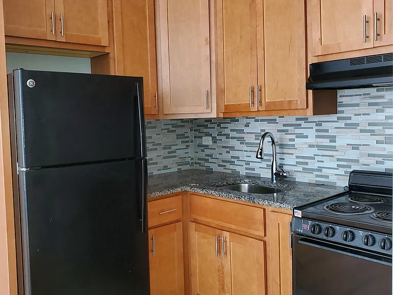 1023 Argyle Pl #221 — Photo 2