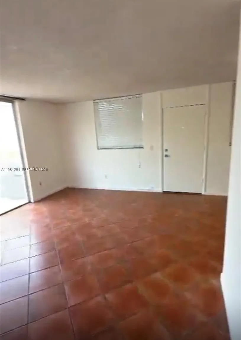 North Bay Villas Condo — Photo 3