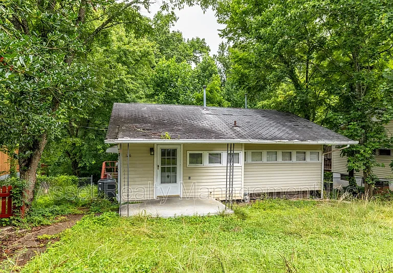 126 Wellington Cir — Photo 5