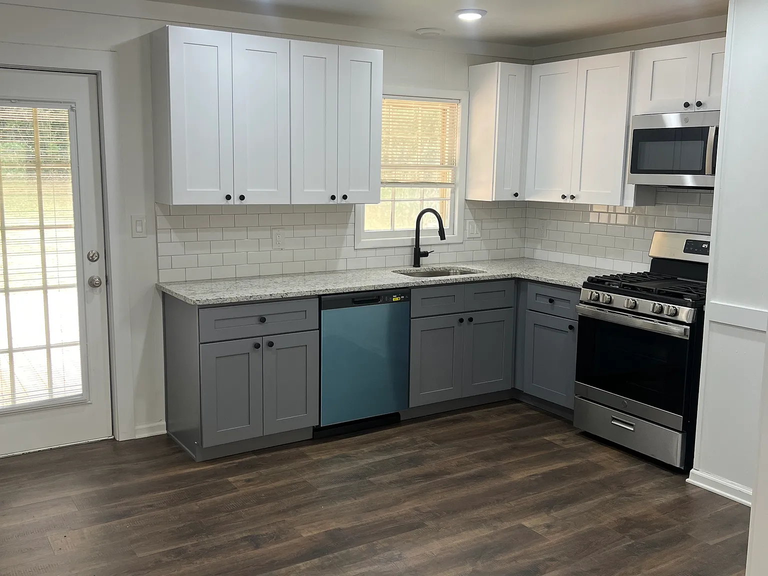 4 bed, 1351 sqft, $2,400 — Photo 4