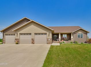 2526 Pebble Beach Rd NW, East Grand Forks, MN 56721