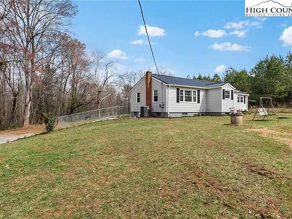 4th image of 379 Pat Nixon Road