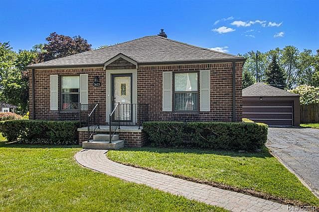 1st image of 3615 Oakshire Dr