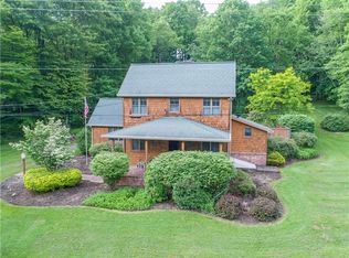 129 Pinchalong Rd, Grove City, PA 16127
