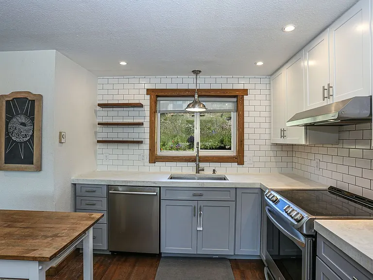1258 Baldy Rd — Photo 6