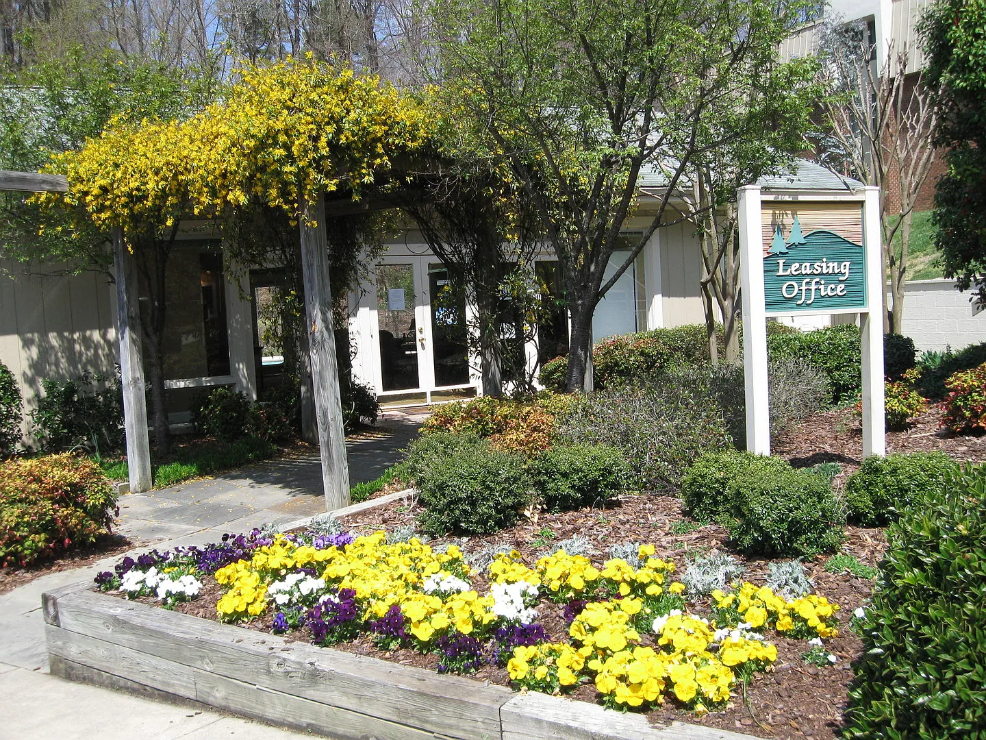 2BR, 2BA Condo Minutes from UNC-Chapel Hill — Photo 2