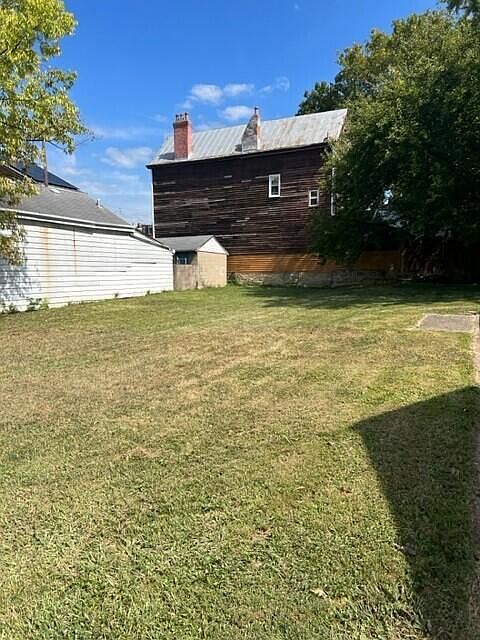 2nd image of 936 Philadelphia St