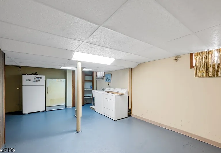 203 Charlton Ave — Photo 15