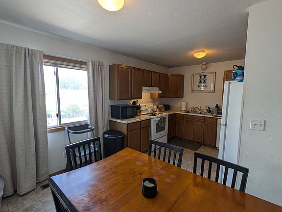 3rd image of 203 Jewel Dr Unit 4