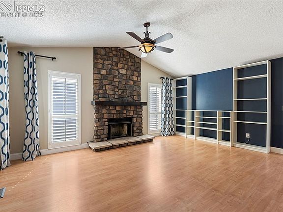 4th image of 8330 Pepperridge Dr